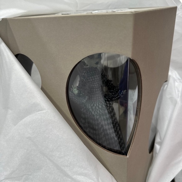 Off-White™ x Monster High® Harmonie Ghoul Doll - Picture 6 of 6